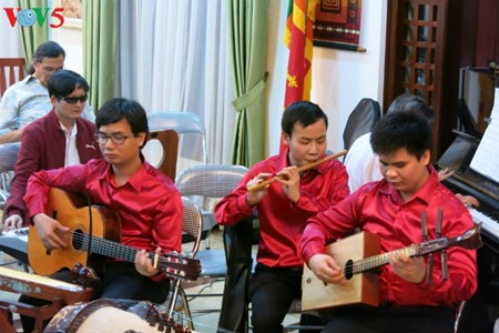 Hope Choir lights up dreams for the visually-impaired - ảnh 2